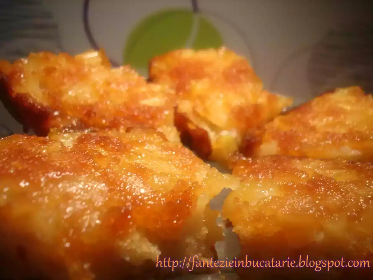 Prajitura rasturnata cu mere si caramel