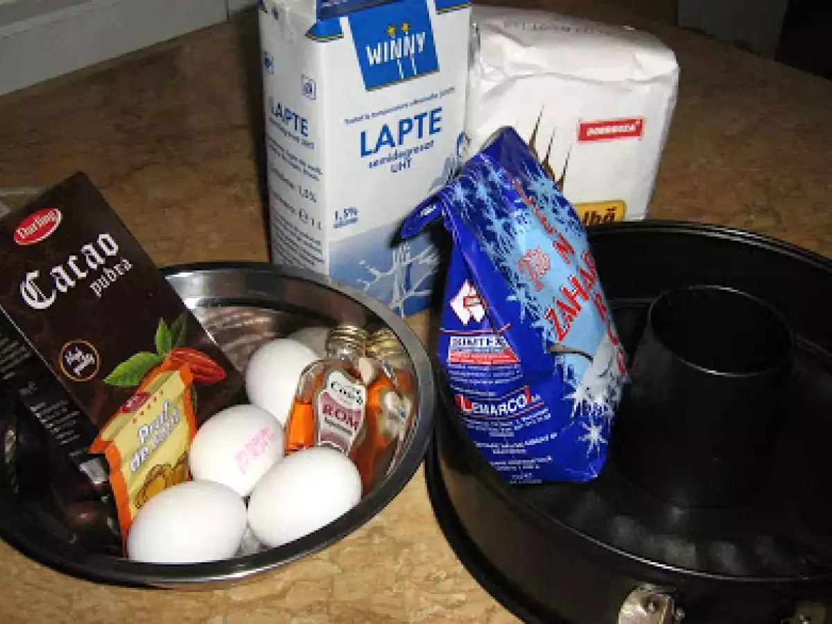 Prajitura rotunda de cacao cu glazura - poza 2