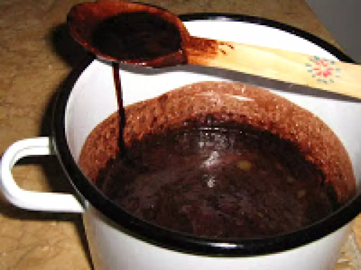 Prajitura rotunda de cacao cu glazura - poza 3