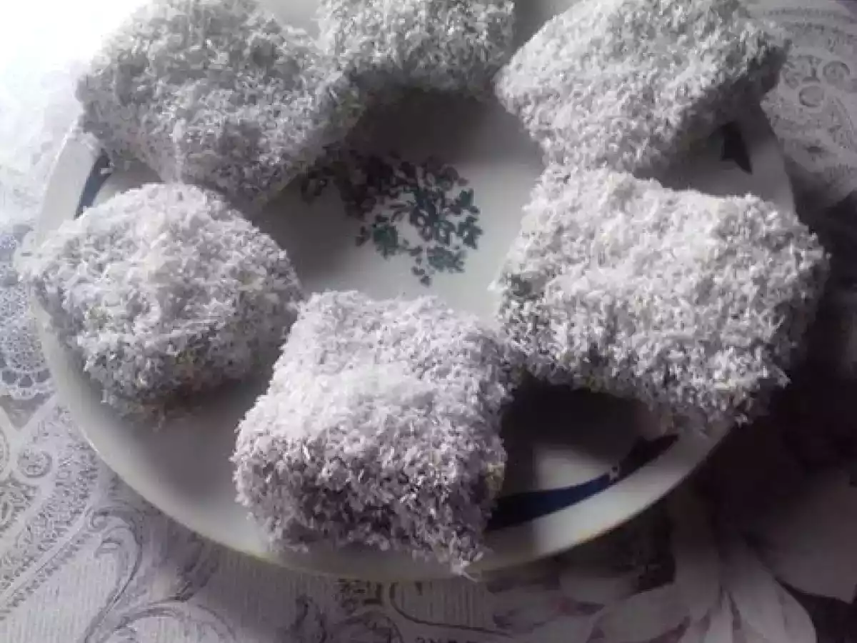 Prăjitură tăvălită :)