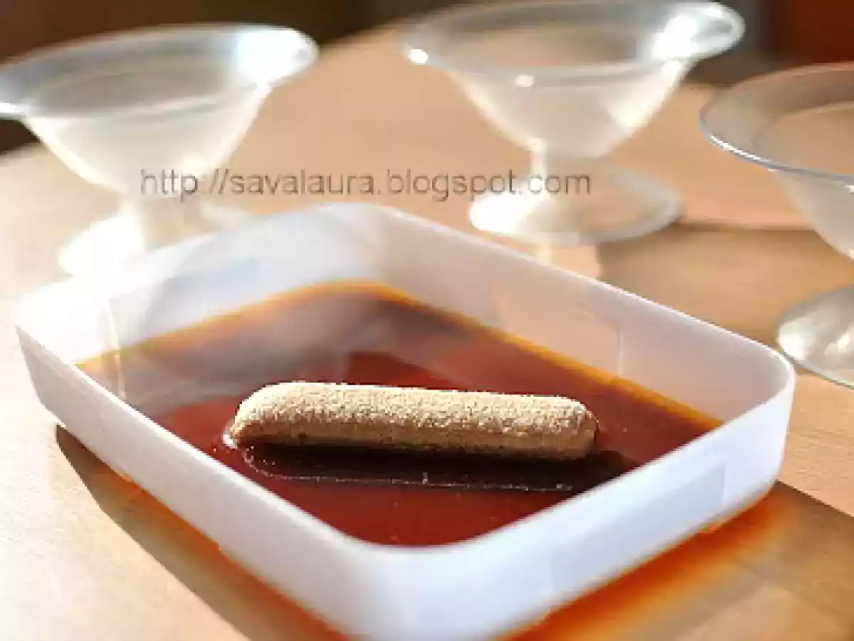 Prajitura Tiramisu in cupe - poza 6