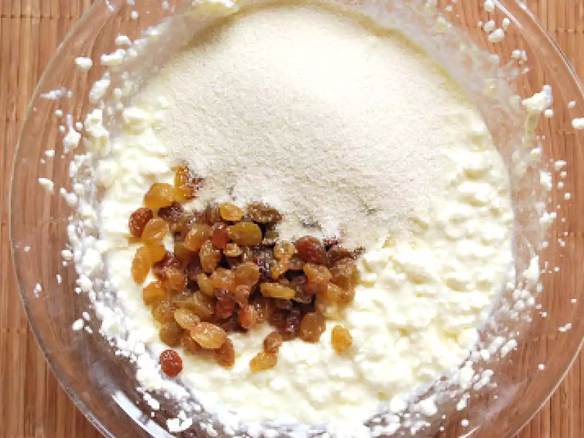 Prajitura turnata cu branza sau mere - poza 11