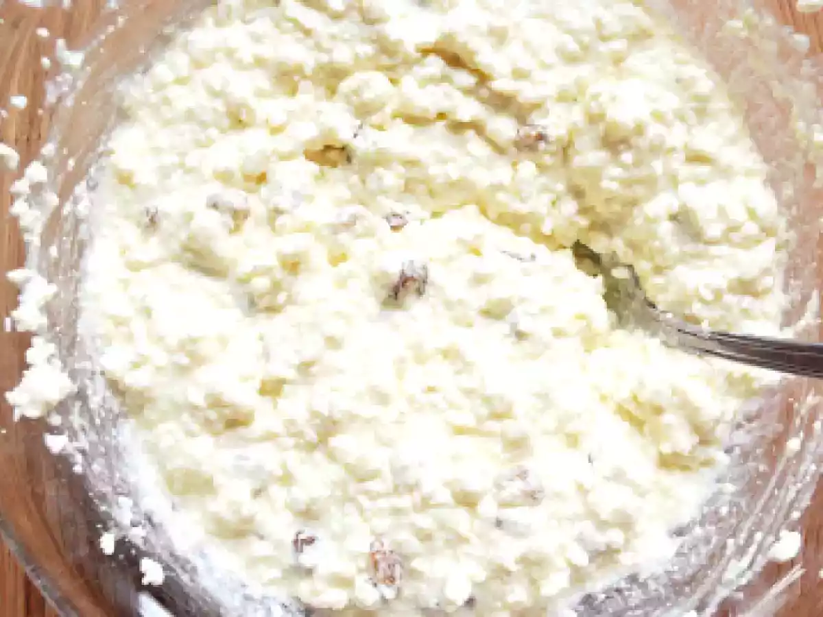 Prajitura turnata cu branza sau mere - poza 12