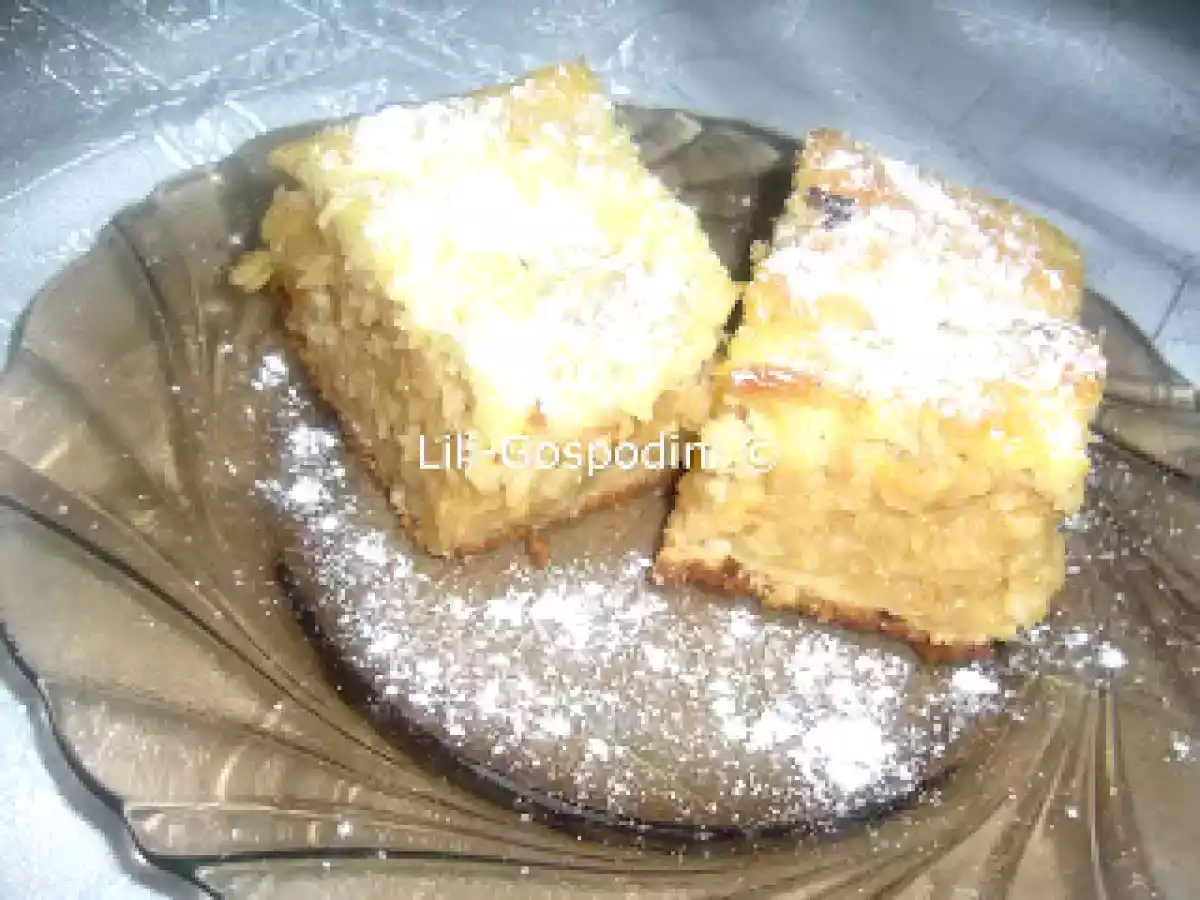 Prajitura turnata cu mere