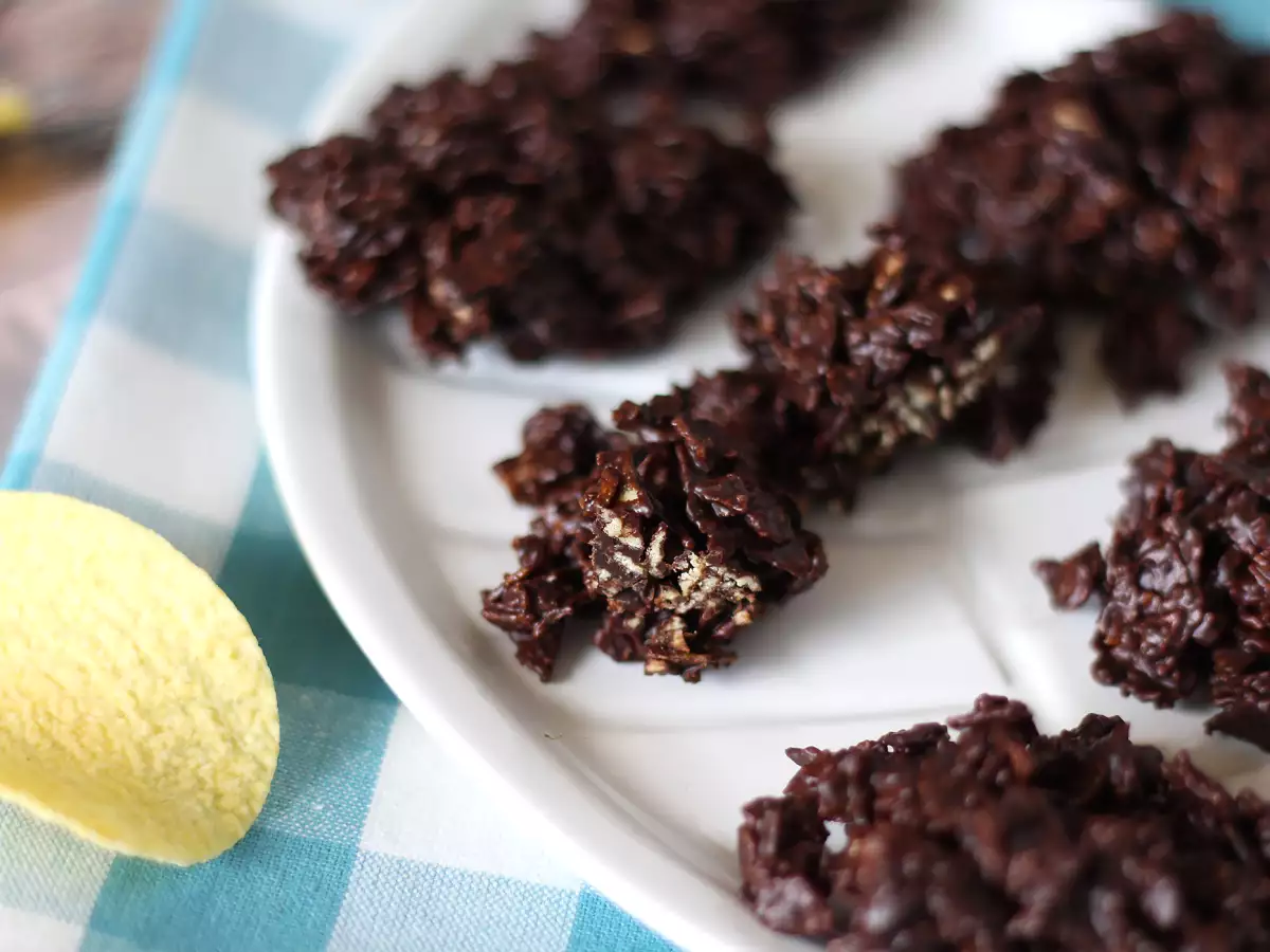 Pringles cu ciocolată sub formă de trandafiri de nisip - poza 4