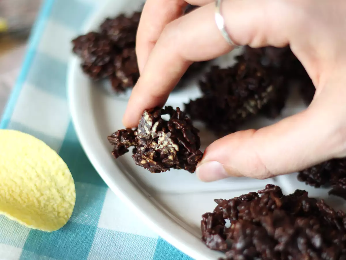 Pringles cu ciocolată sub formă de trandafiri de nisip - poza 5