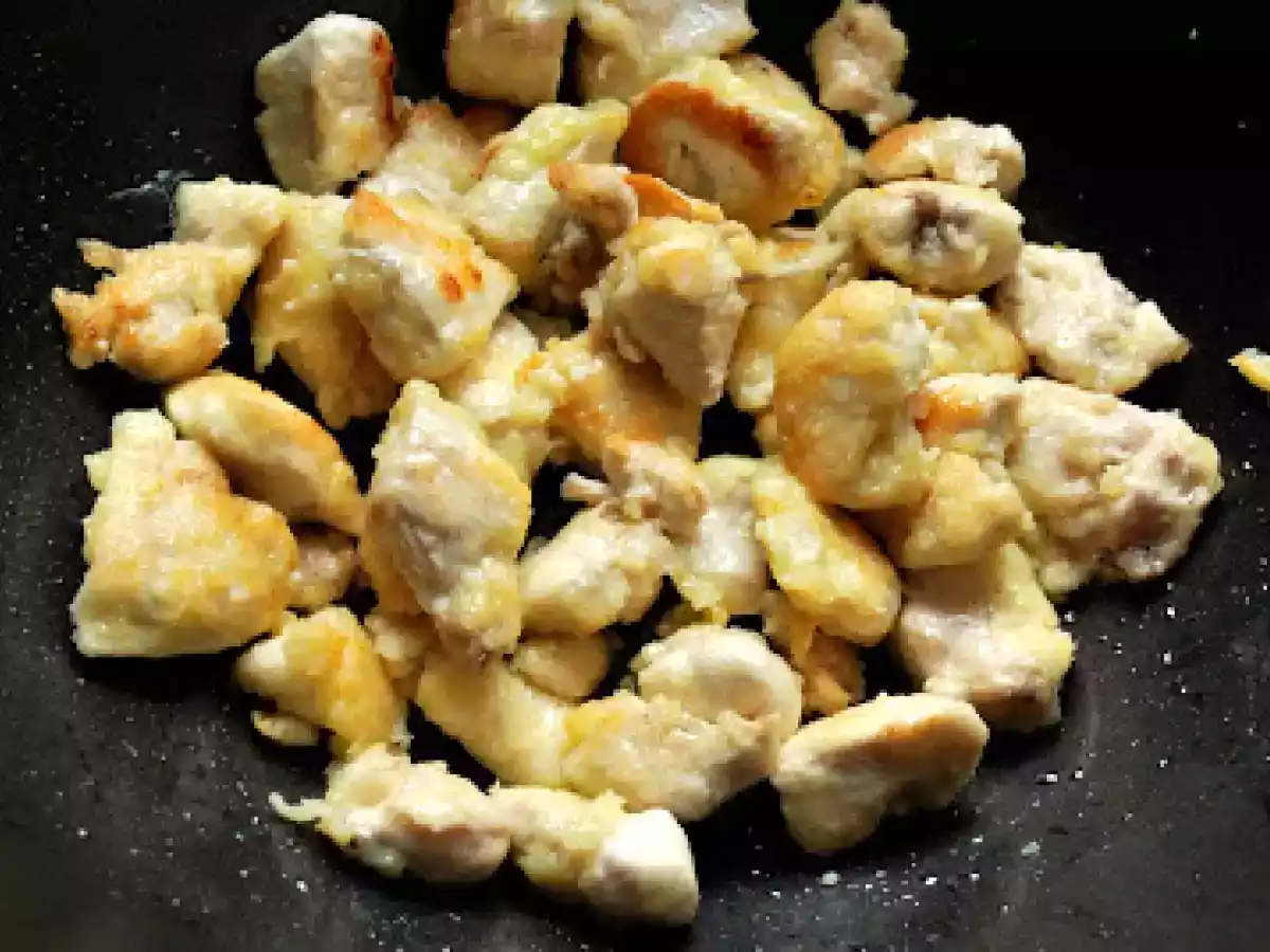 Pui calit cu ardei si muguri de bambus - poza 5