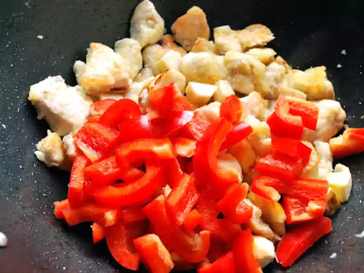 Pui calit cu ardei si muguri de bambus - poza 7