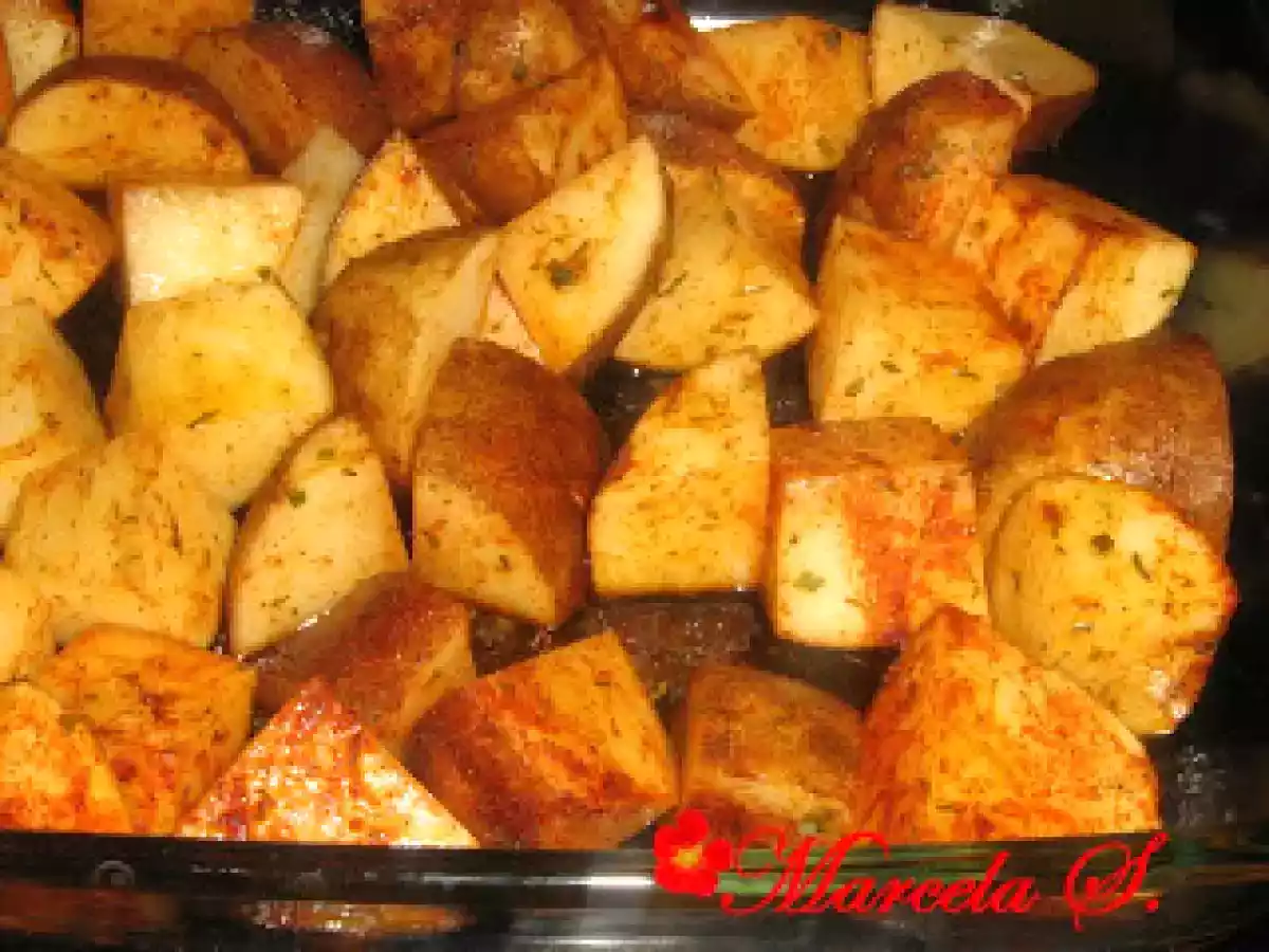 Pui, carnati si cartofi picanti la cuptor - poza 2