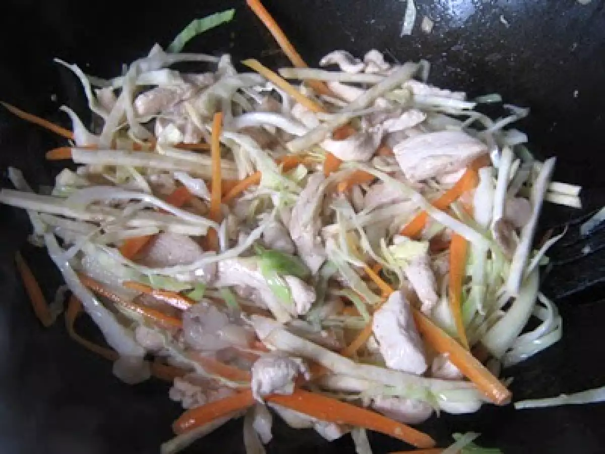 Pui cu avocado si lapte de cocos pe pat de cus cus - poza 4