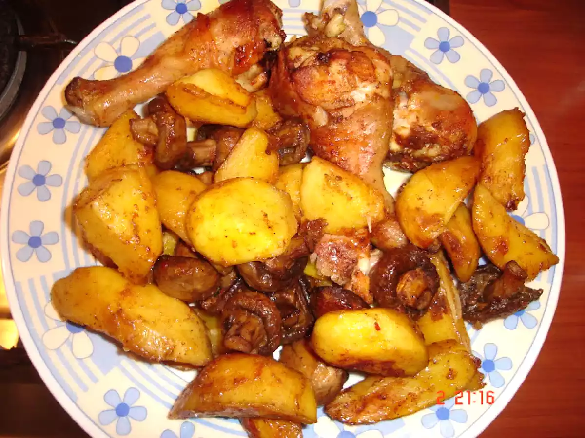 Pui cu carofi si ciuperci