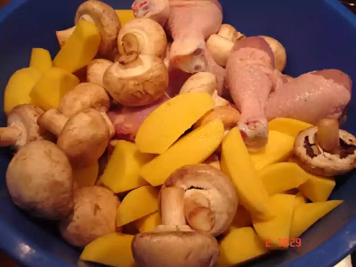 Pui cu carofi si ciuperci - poza 2