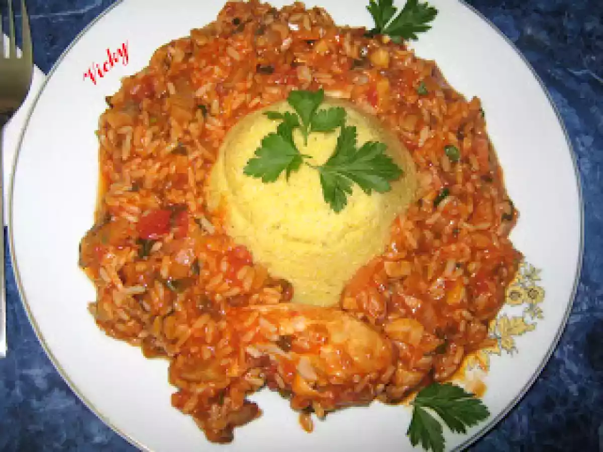 Pui cu ciuperci in sos de rosii picant