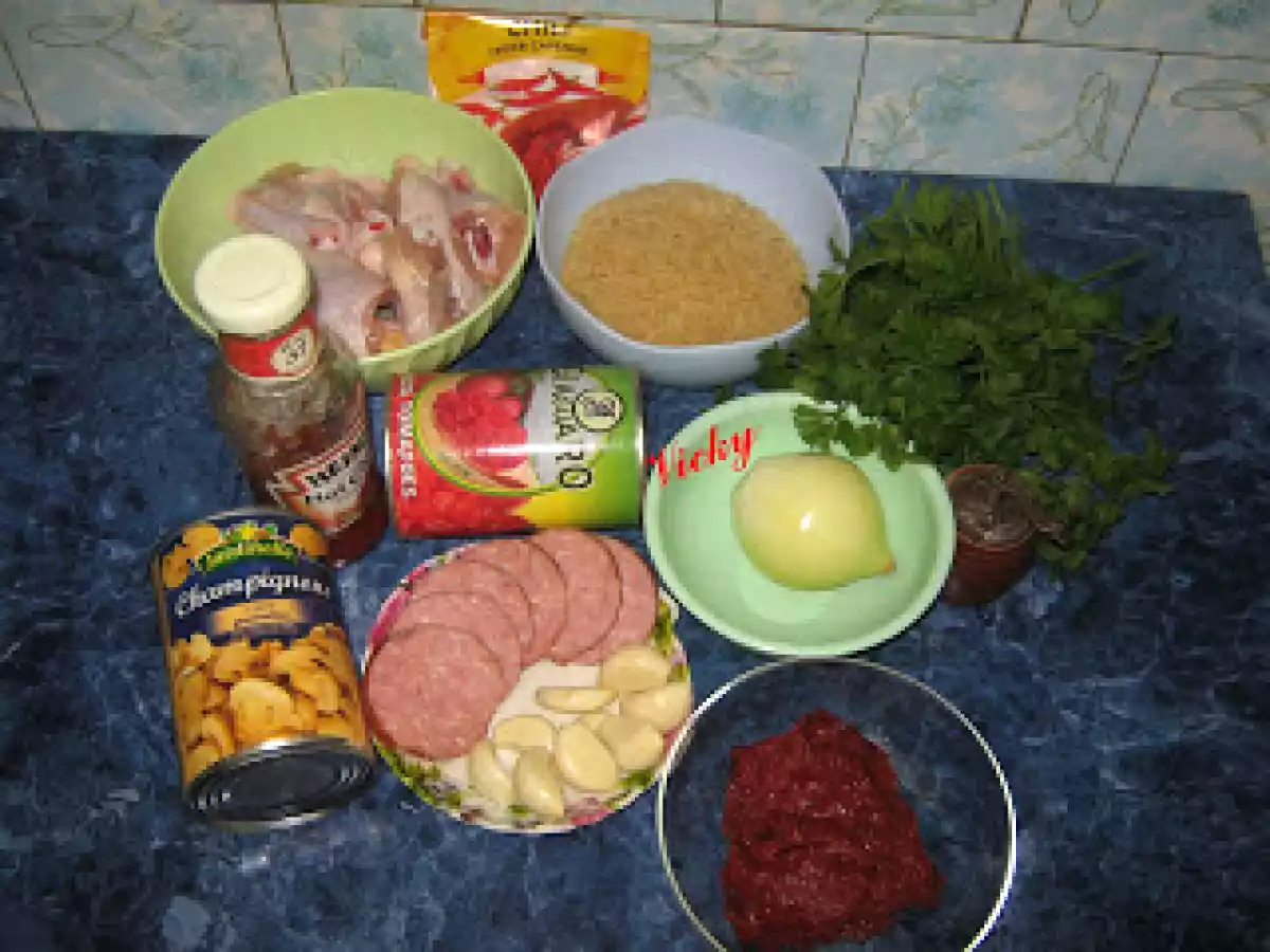 Pui cu ciuperci in sos de rosii picant - poza 3