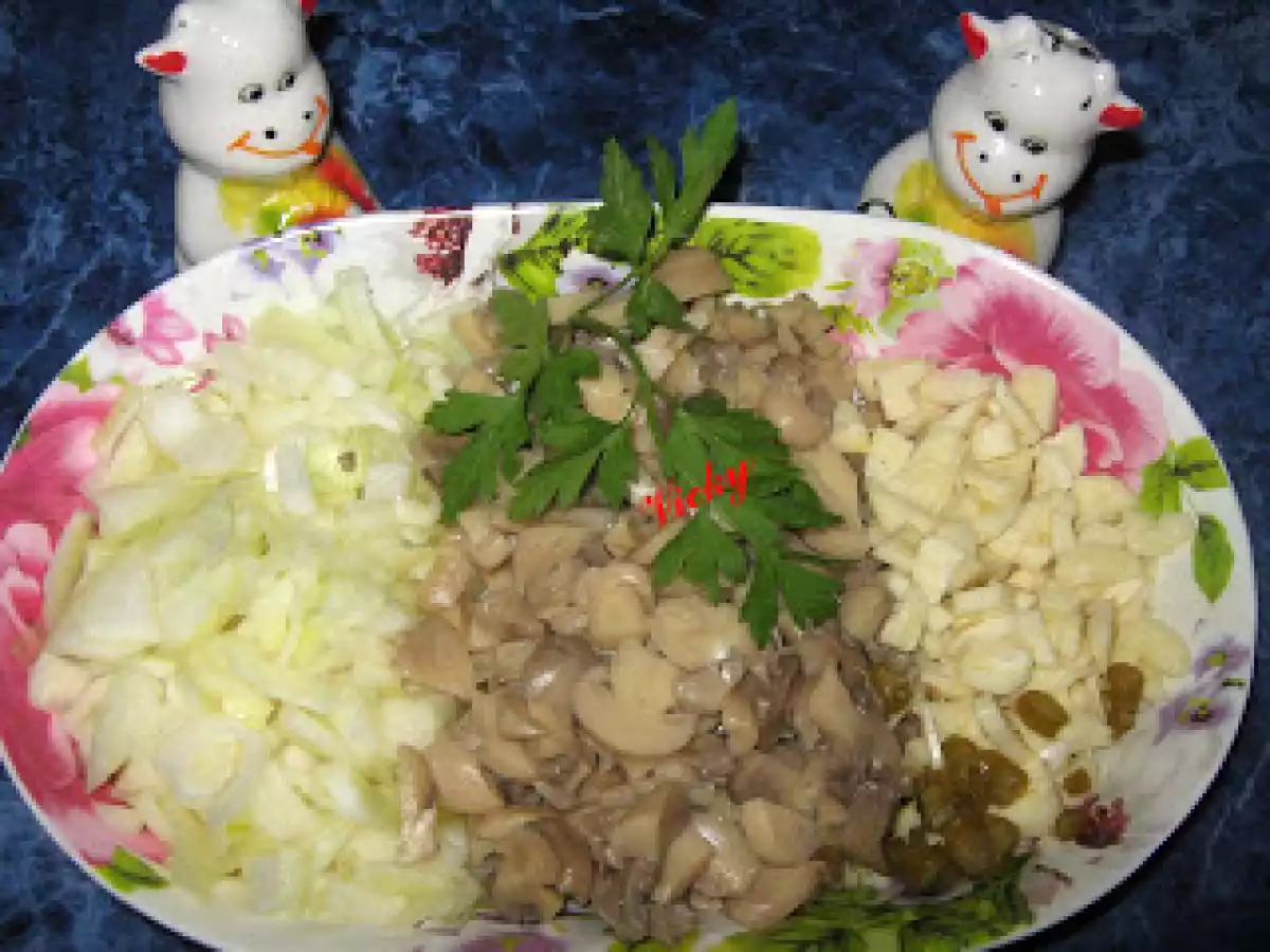 Pui cu ciuperci in sos de rosii picant - poza 5