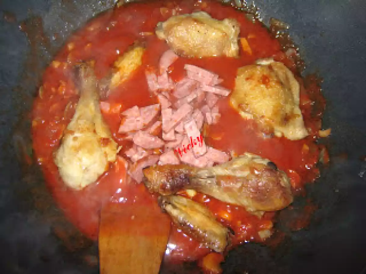 Pui cu ciuperci in sos de rosii picant - poza 9