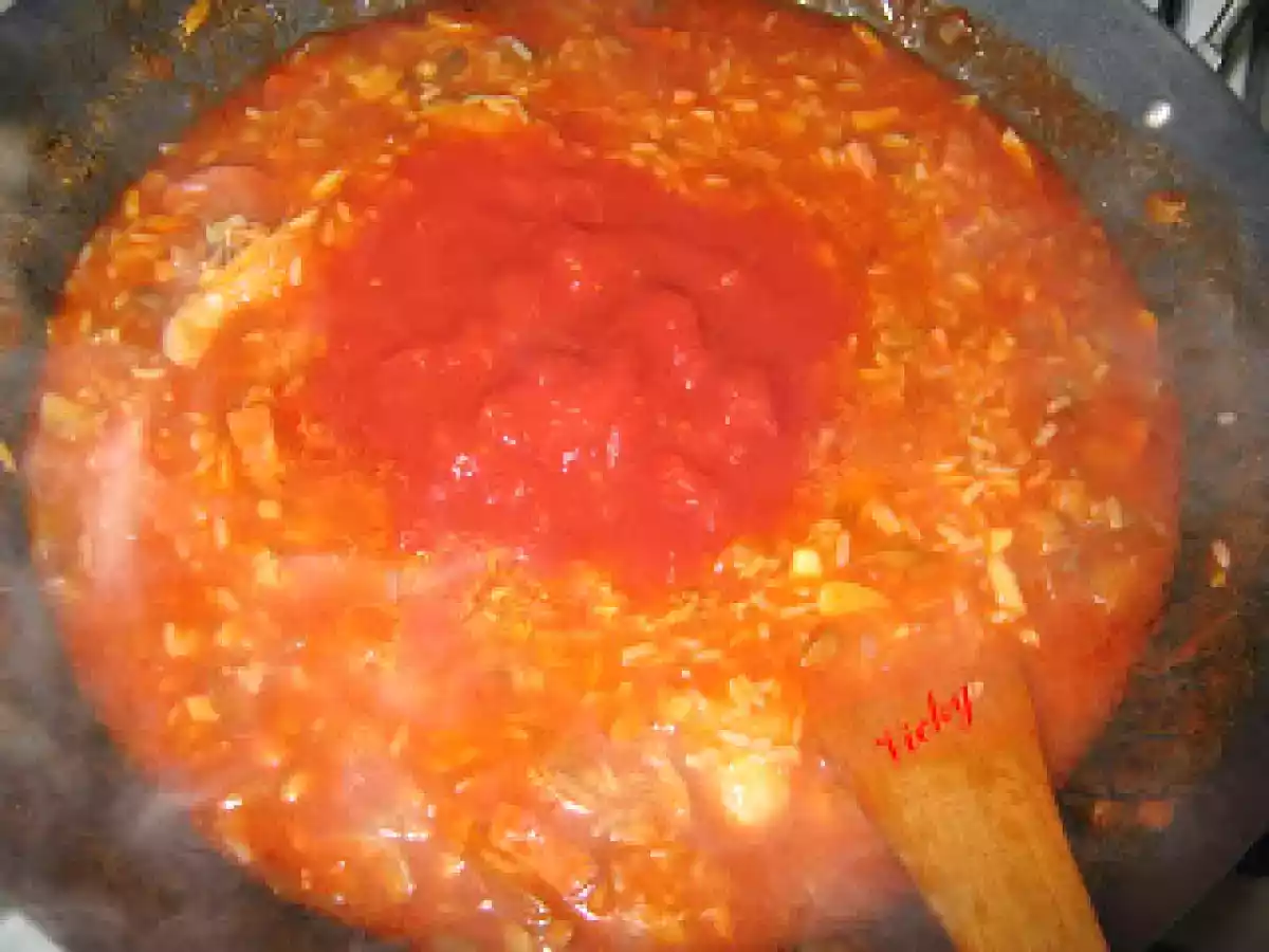 Pui cu ciuperci in sos de rosii picant - poza 11