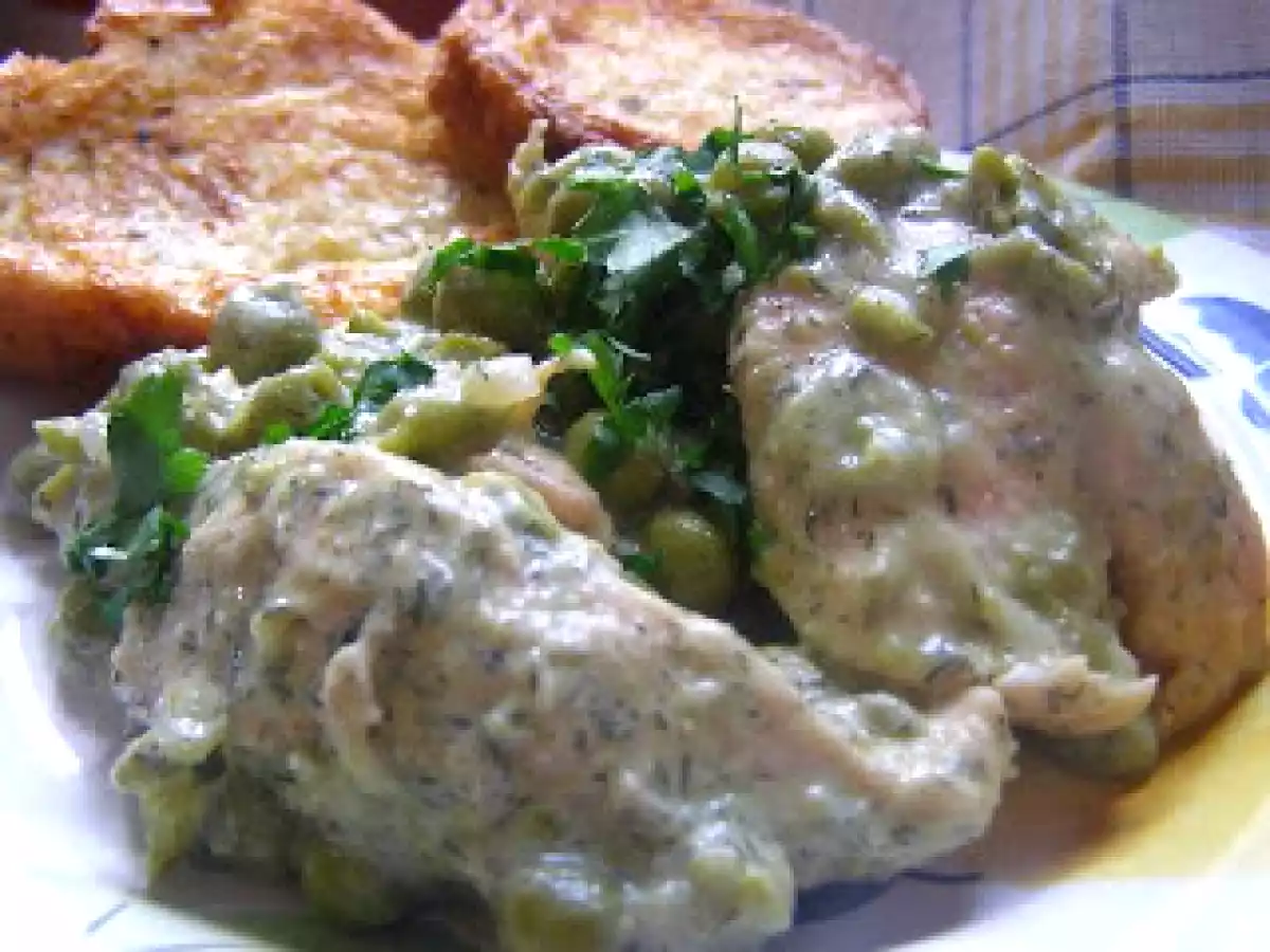 Pui cu mazare si sos gorgonzola - poza 2