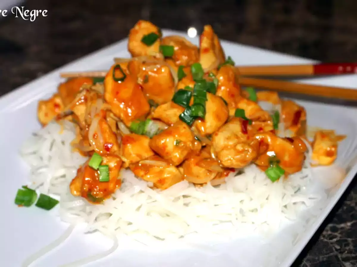 Pui cu pasta de susan si taitei de orez - poza 2