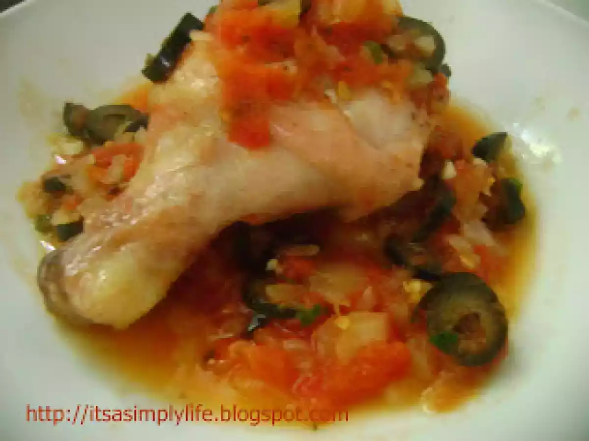 Pui cu sos de rosii si usturoi