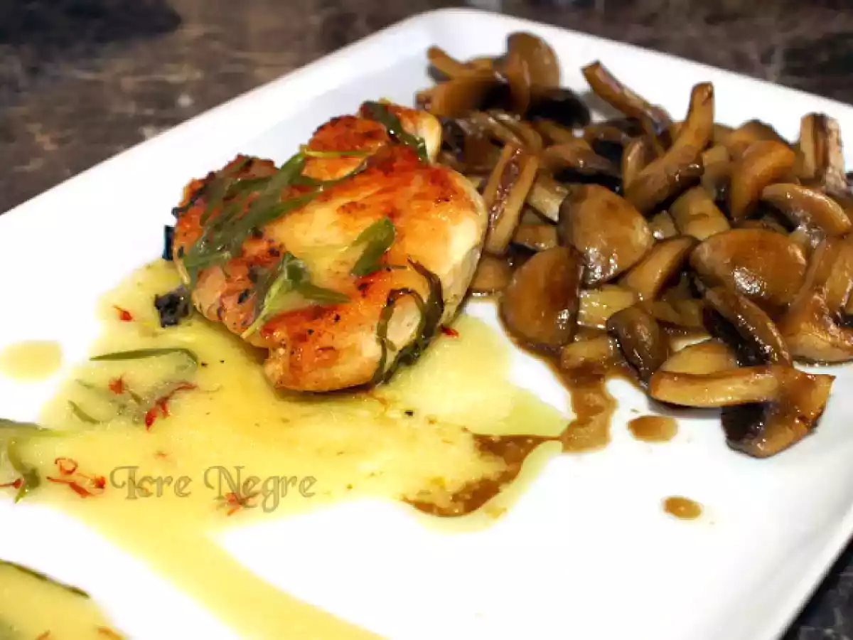 Pui cu sos de tarhon si ciuperci champignon - poza 3