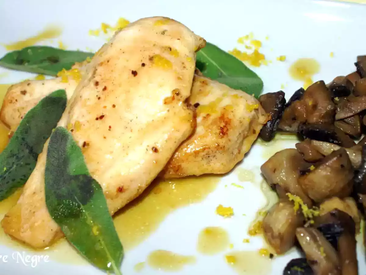 Pui in sos de lamaie cu salvie si garnitura de ciuperci - poza 2