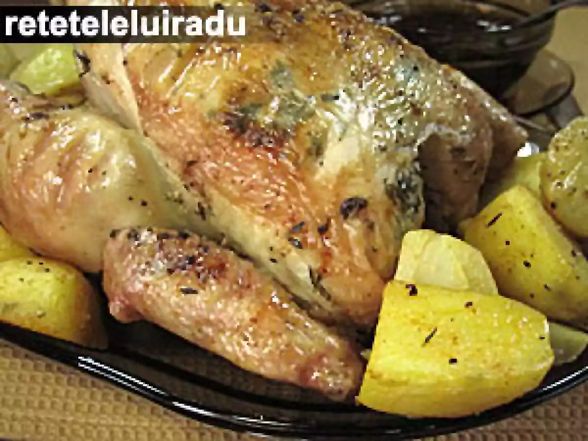 Pui la cuptor cu cimbru si cartofi