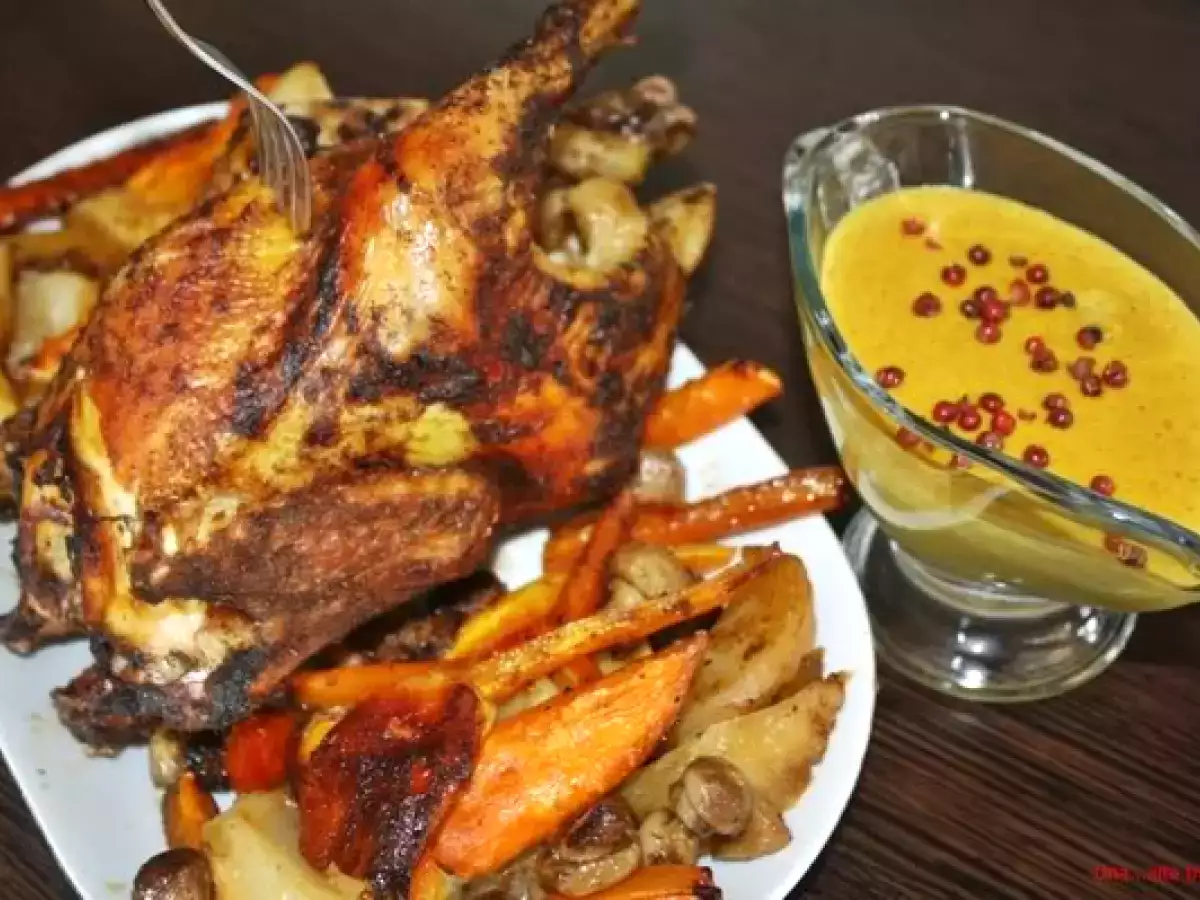 Pui la cuptor, cu legume si sos curry