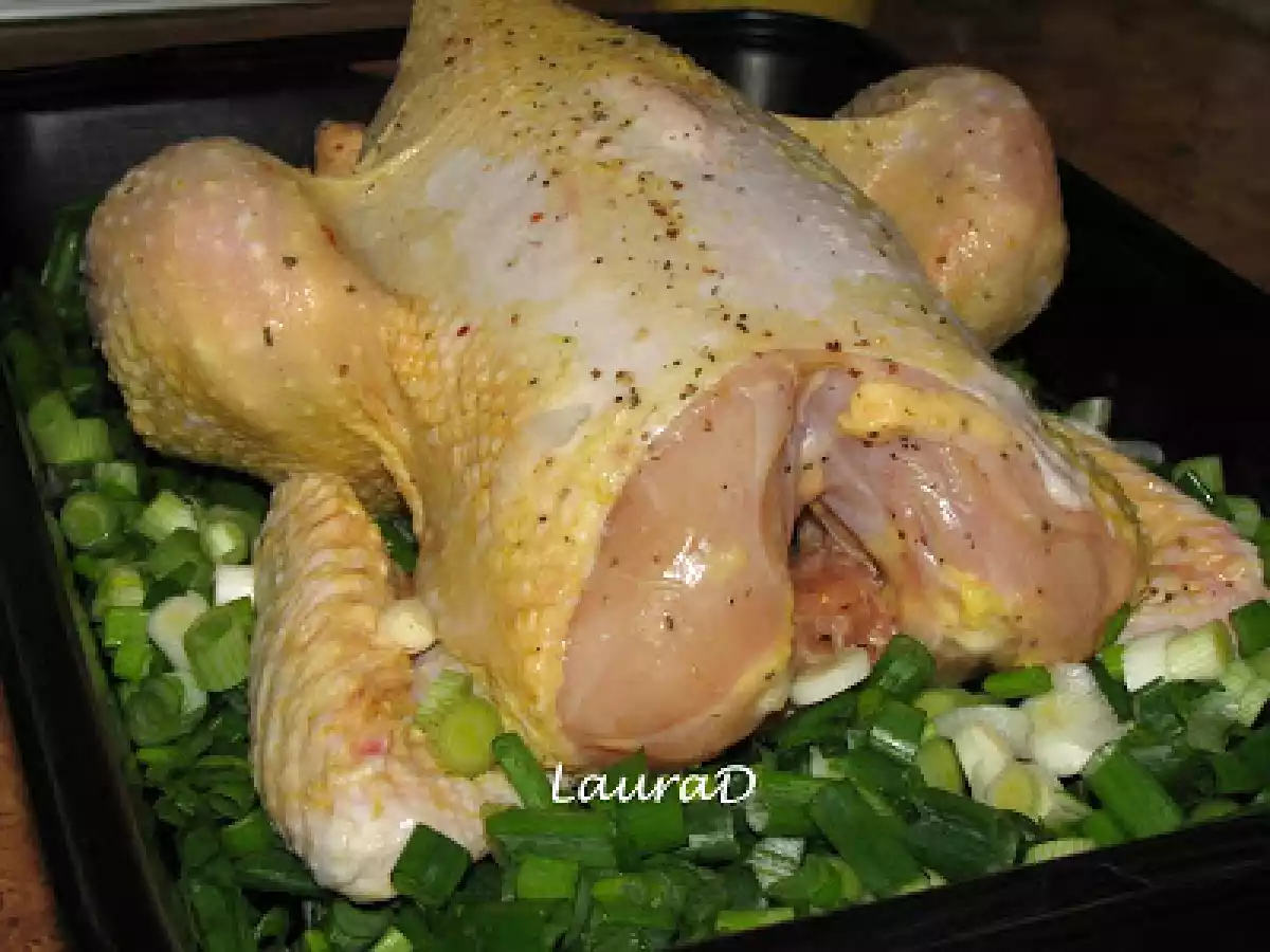 Pui la cuptor cu mazare, ceapa verde si cartofi noi - poza 2