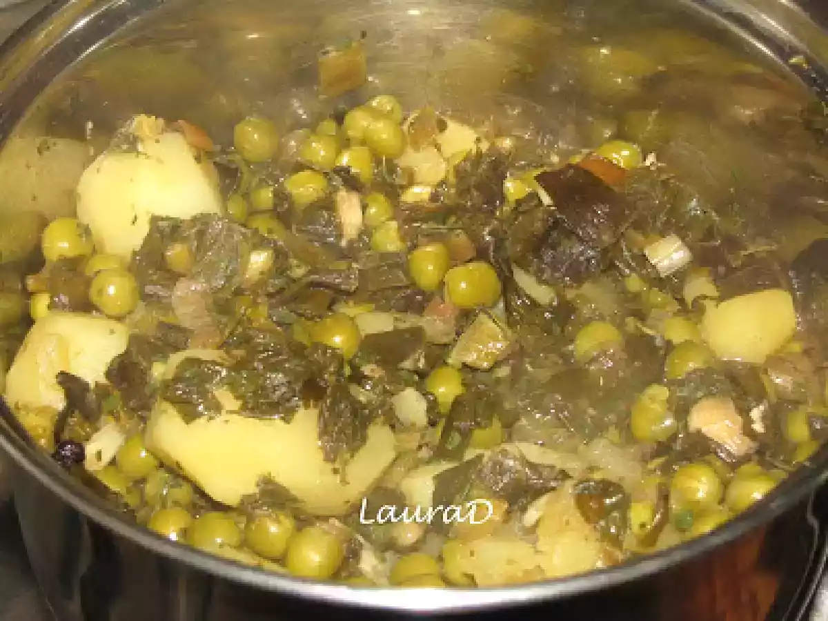 Pui la cuptor cu mazare, ceapa verde si cartofi noi - poza 3