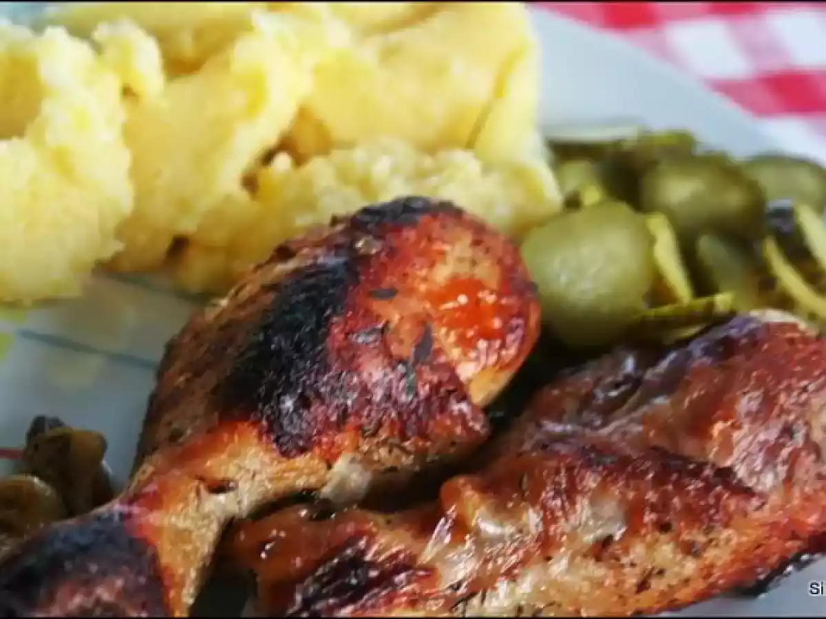 Pui la cuptor, cu usturoi si mamaliguta