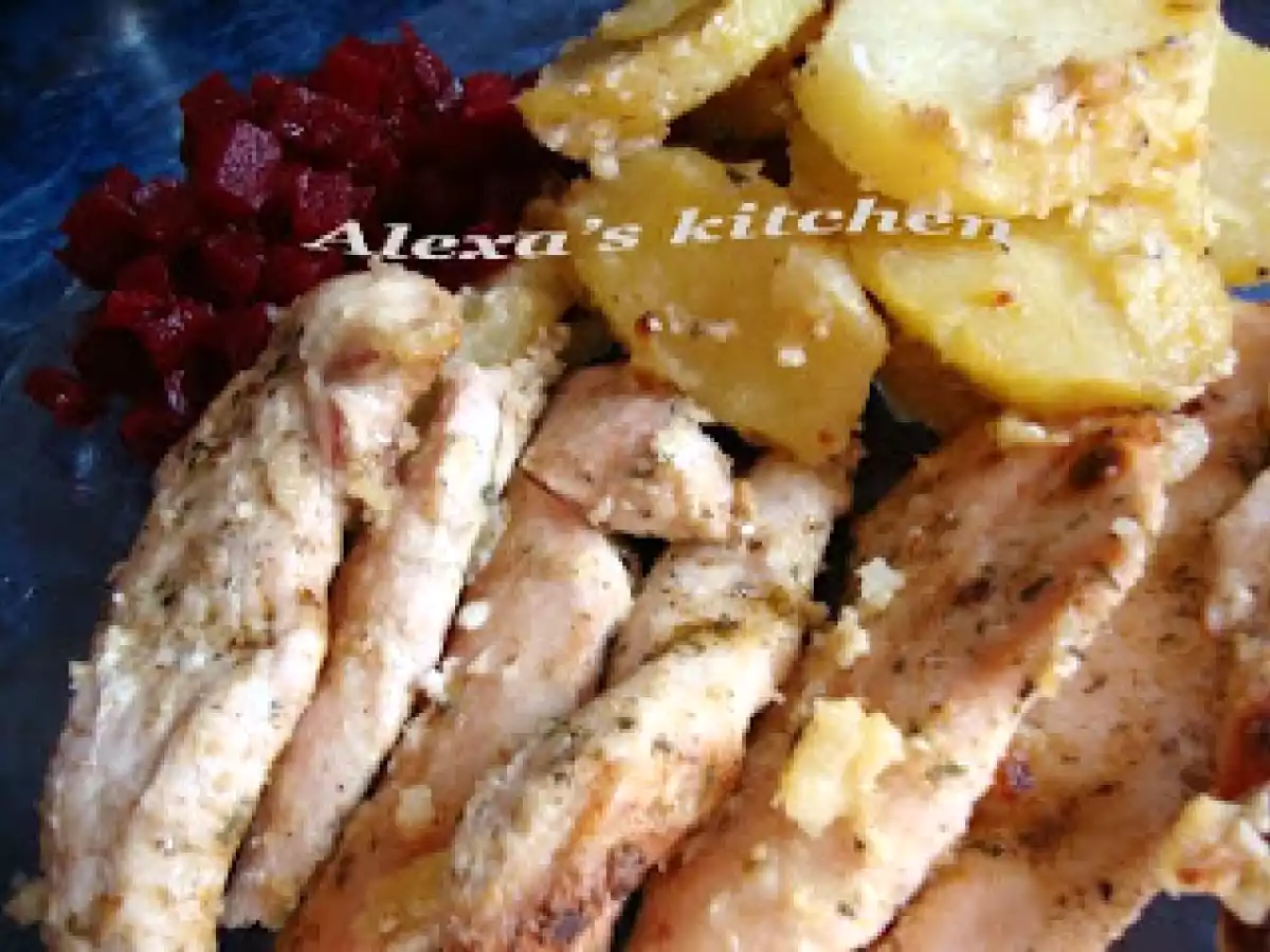 Pui la cuptor pe pat de cartofi