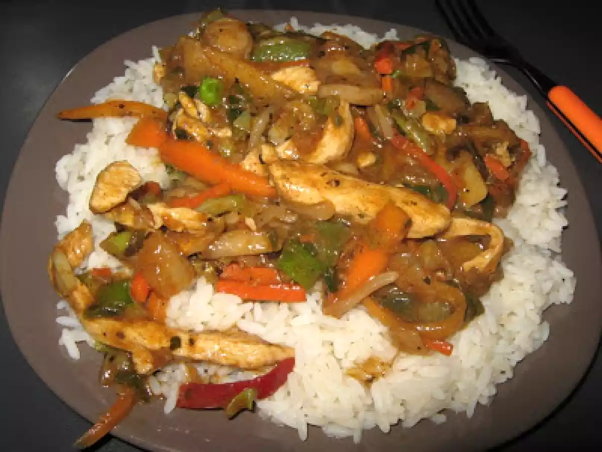 Pui picant cu legume si orez
