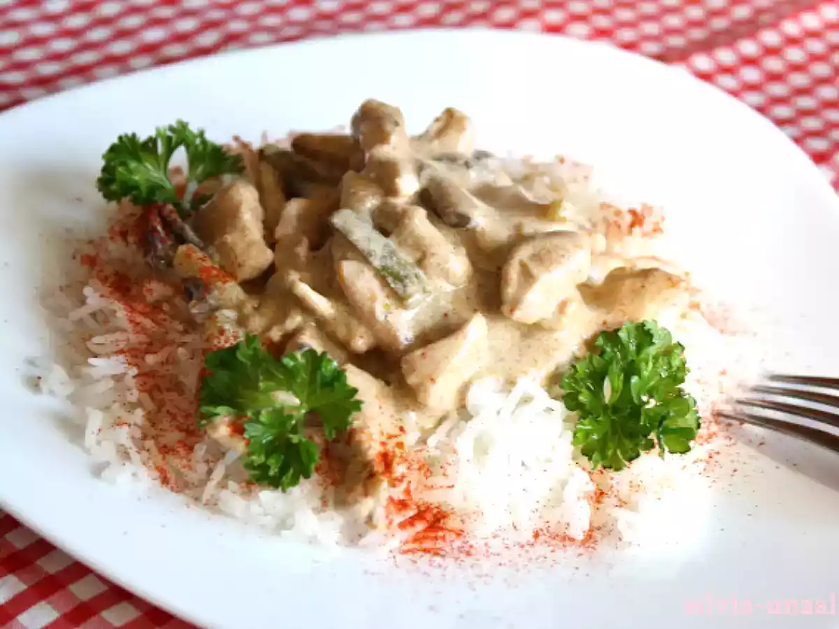 Pui Stroganoff
