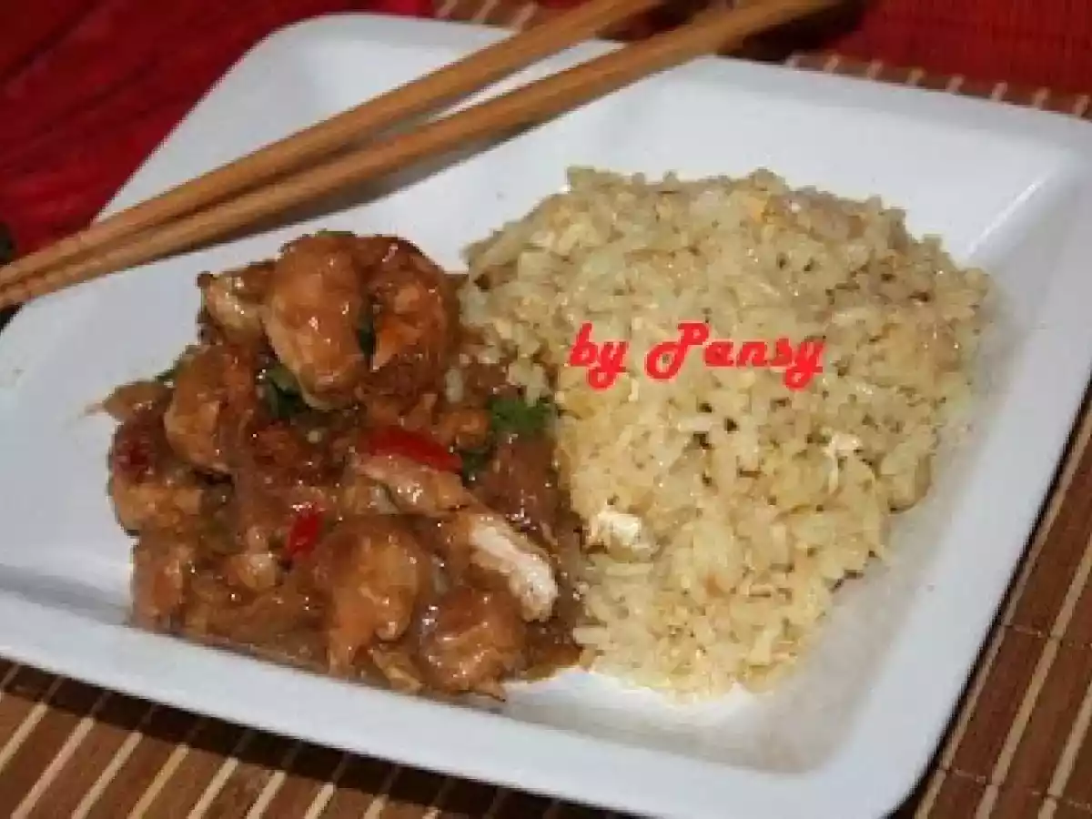 Pui thai cu unt de arahide