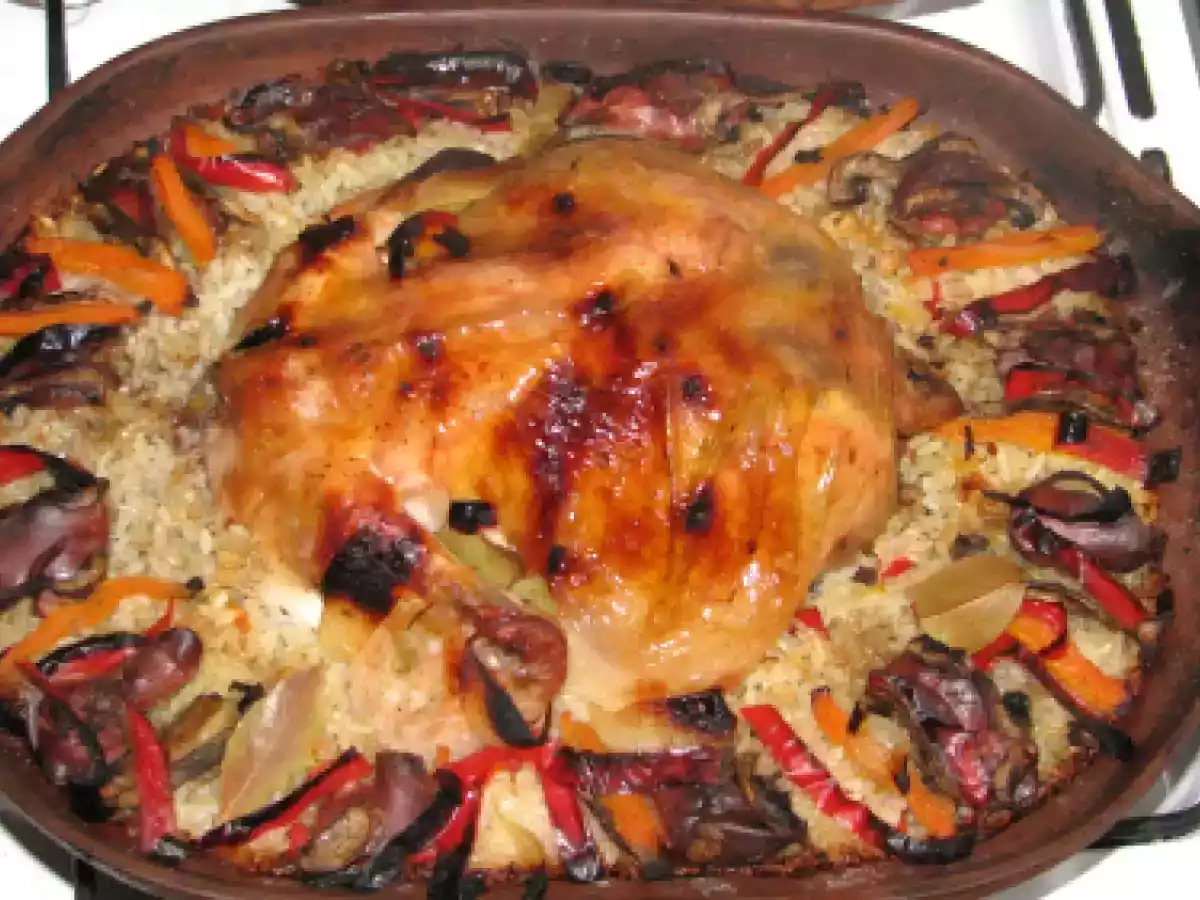 Pui umplut pe pilaf cu ficatei