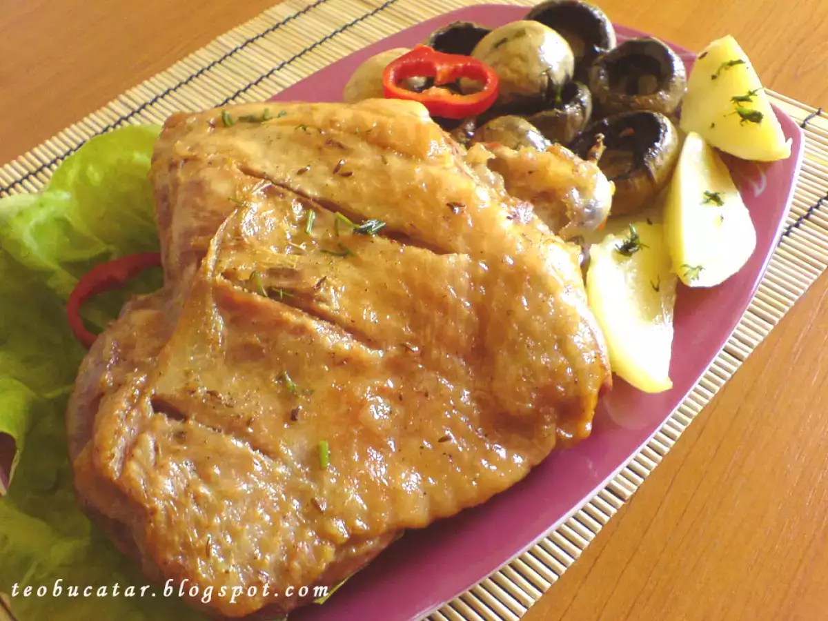 Pulpa de curcan cu chimen