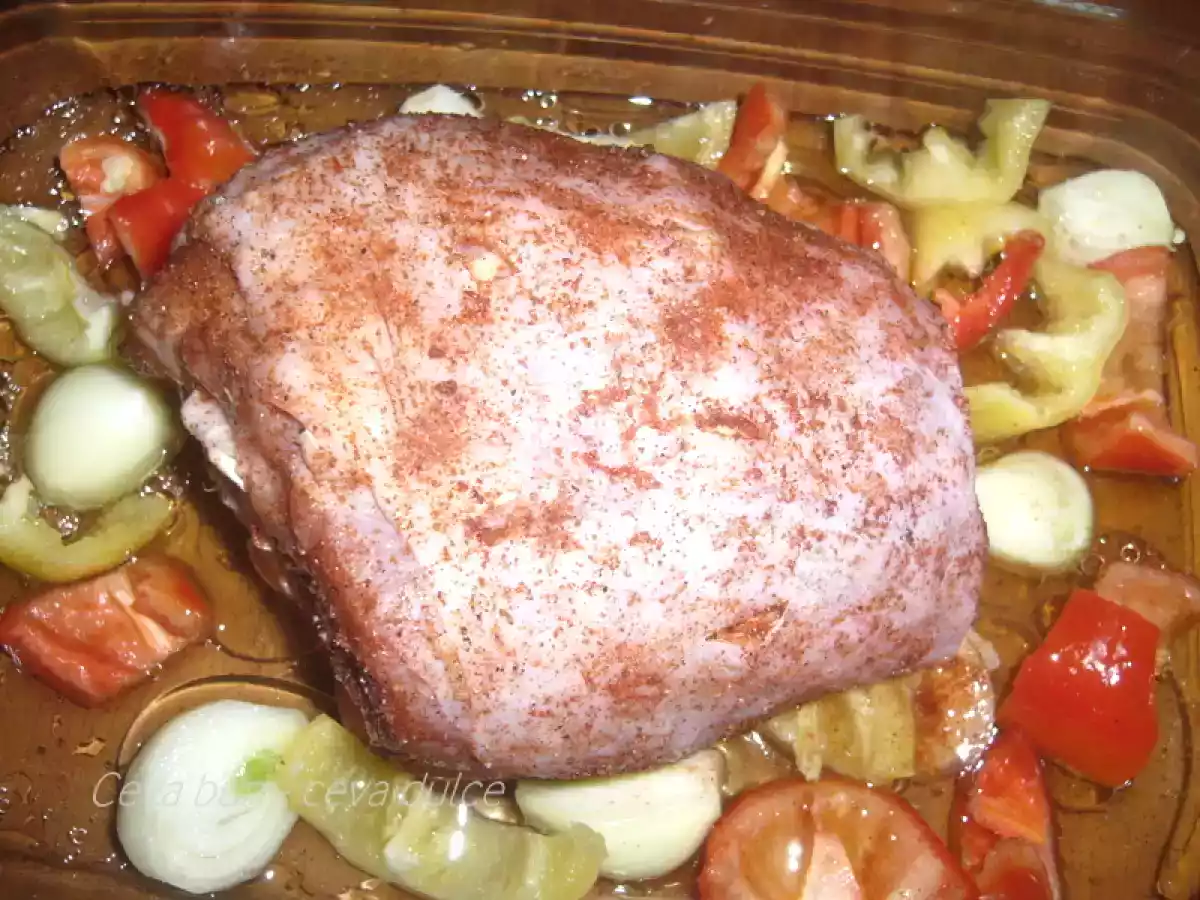 Pulpa de curcan impanat cu usturoi si legume la cuptor - poza 4