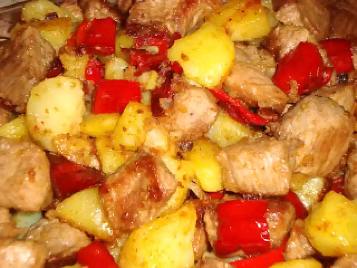 Pulpa de porc cu cartofi si ardei kapia - poza 3