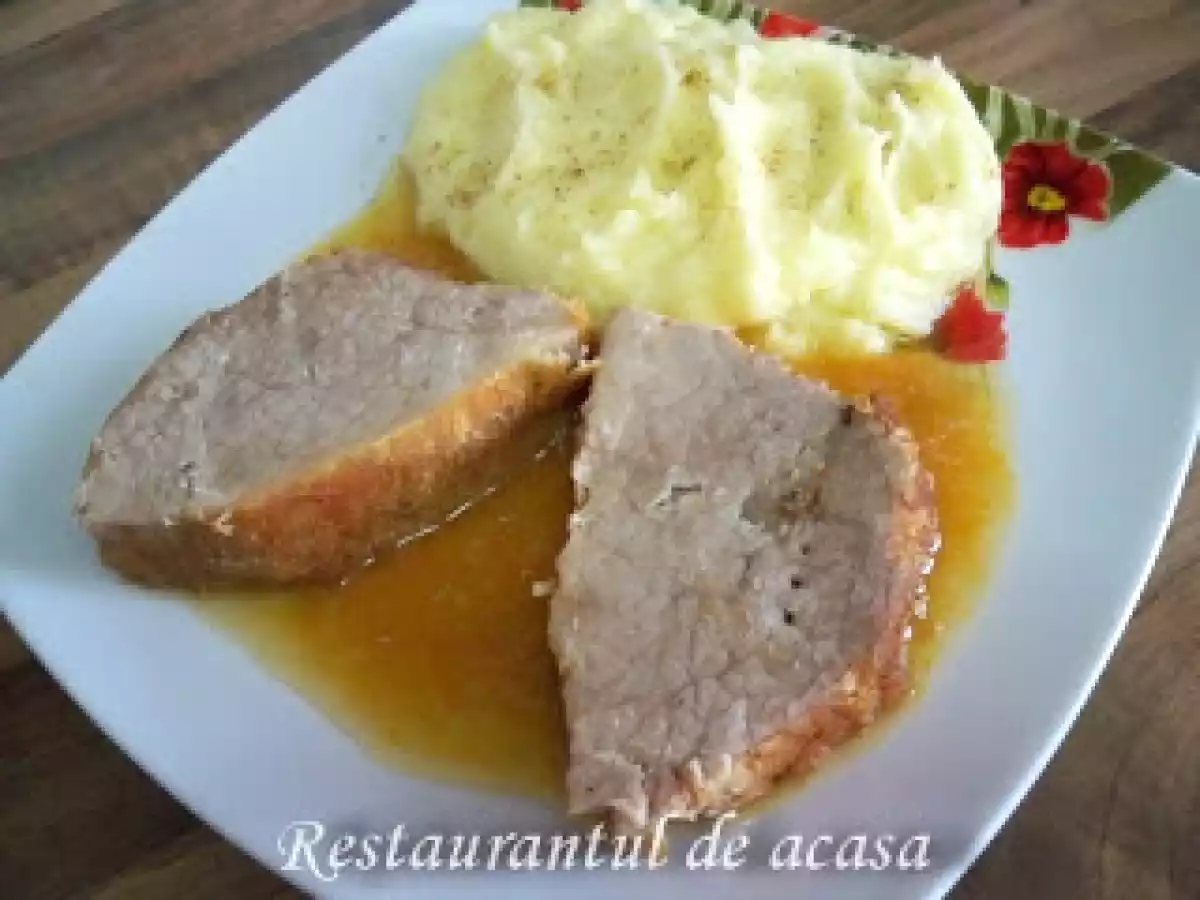 Pulpa de porc la cuptor