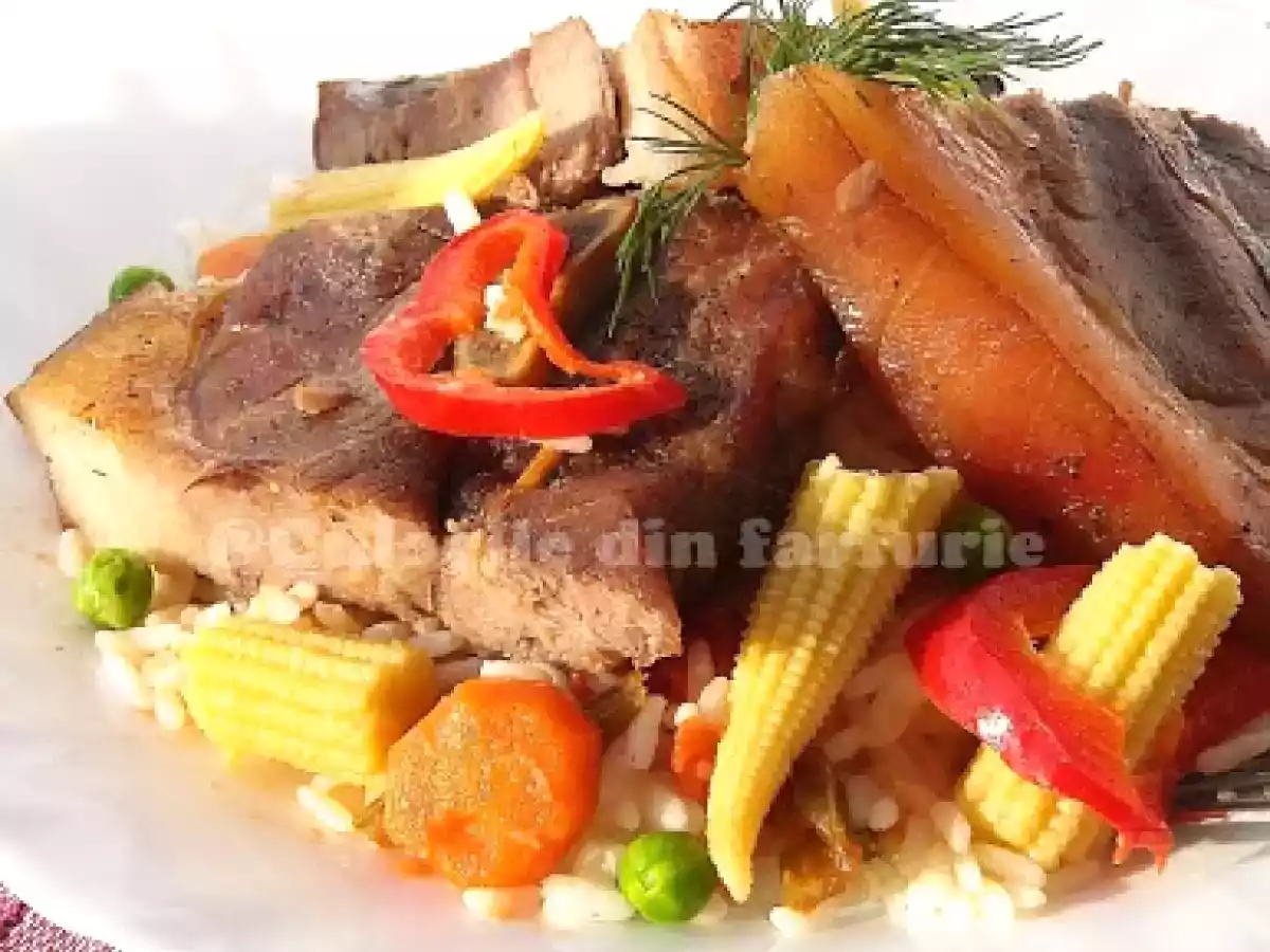 Pulpa de porc la cuptor cu orez