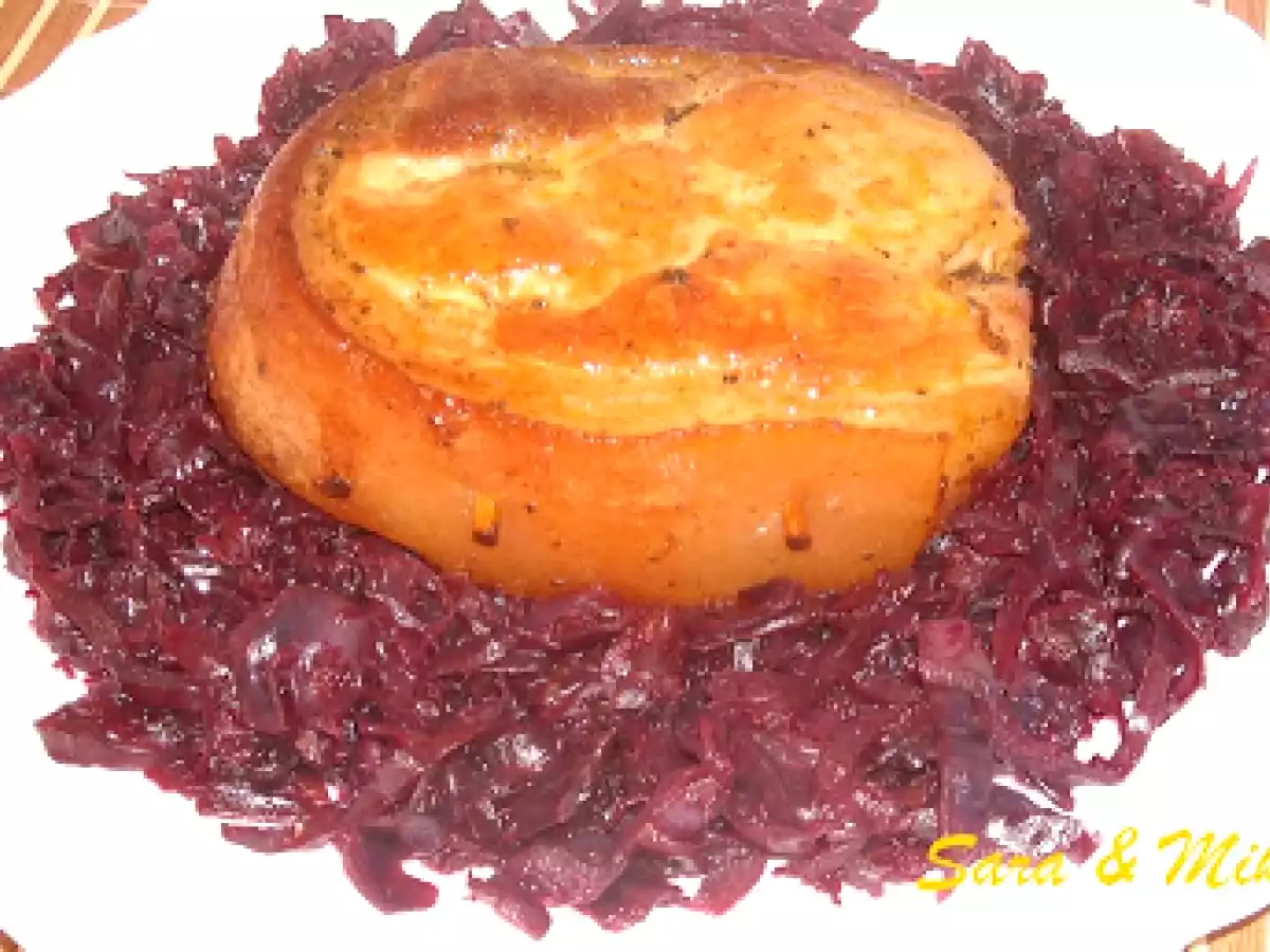 Pulpa de porc pe pat de varza rosie calita - poza 2