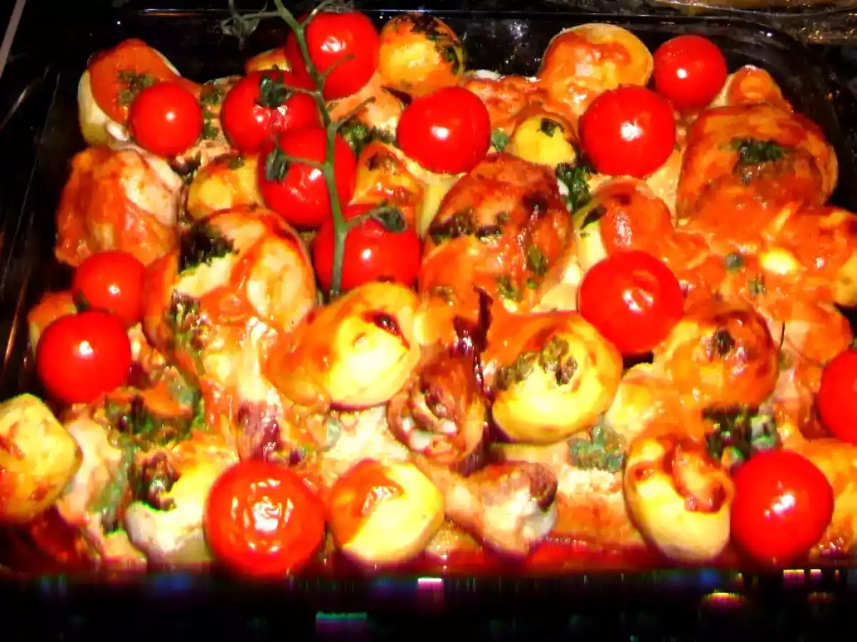 PULPE DE PUI CU CARTOFI SI ROSII LA CUPTOR