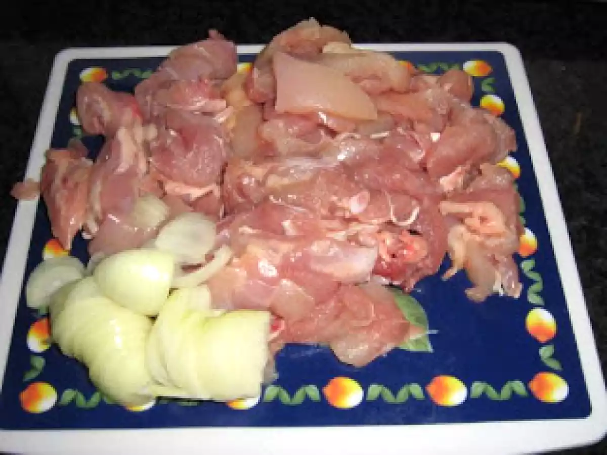 Pulpe de pui cu ciuperci la cuptor si mamaliguta - poza 2