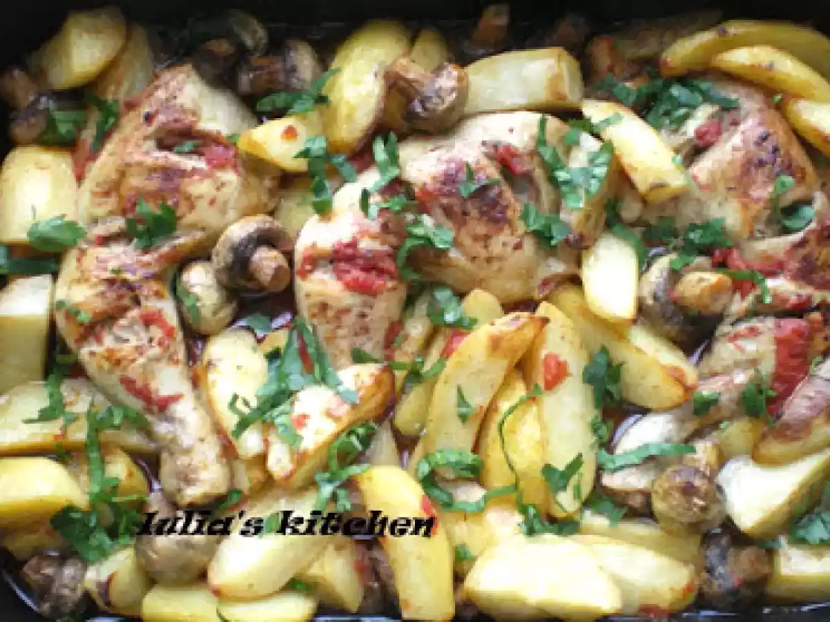 Pulpe de pui cu ciuperci si cartofi - poza 2