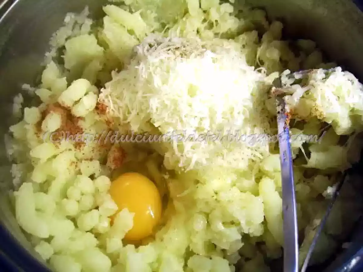 Pulpe de pui in crusta de cartofi - poza 3