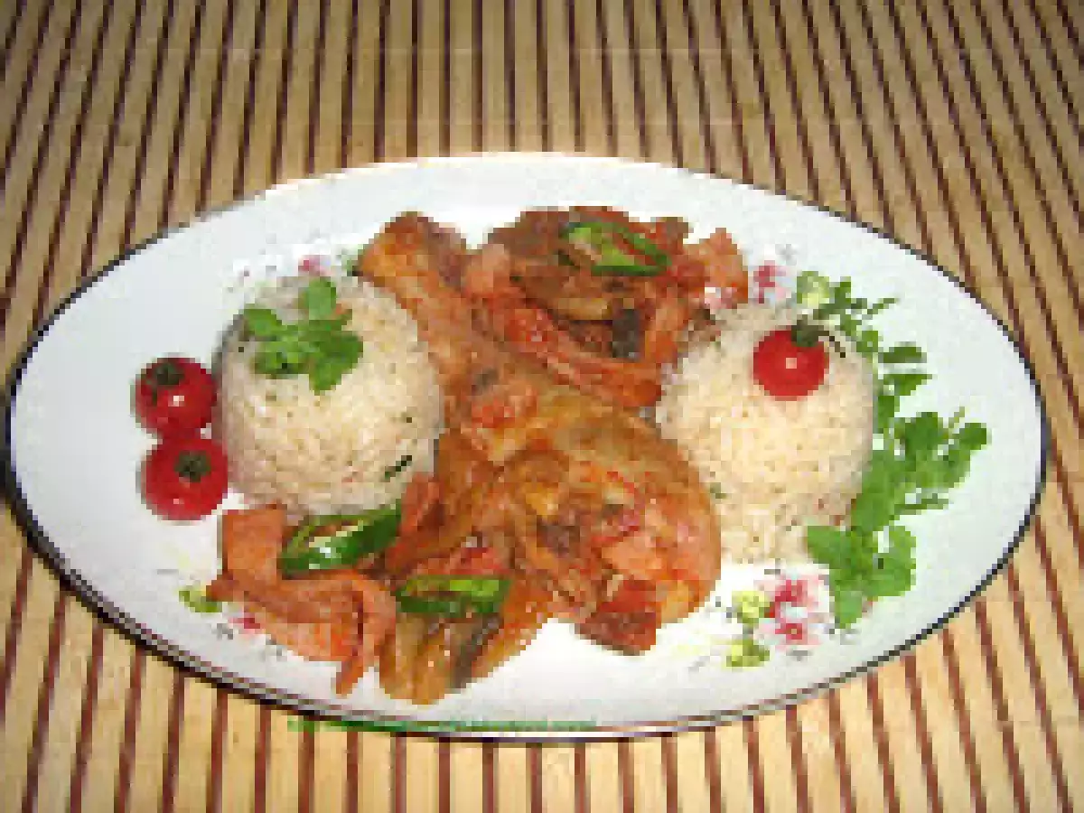 PULPE DE PUI IN SOS PICANT CU GARNITURA DE OREZ