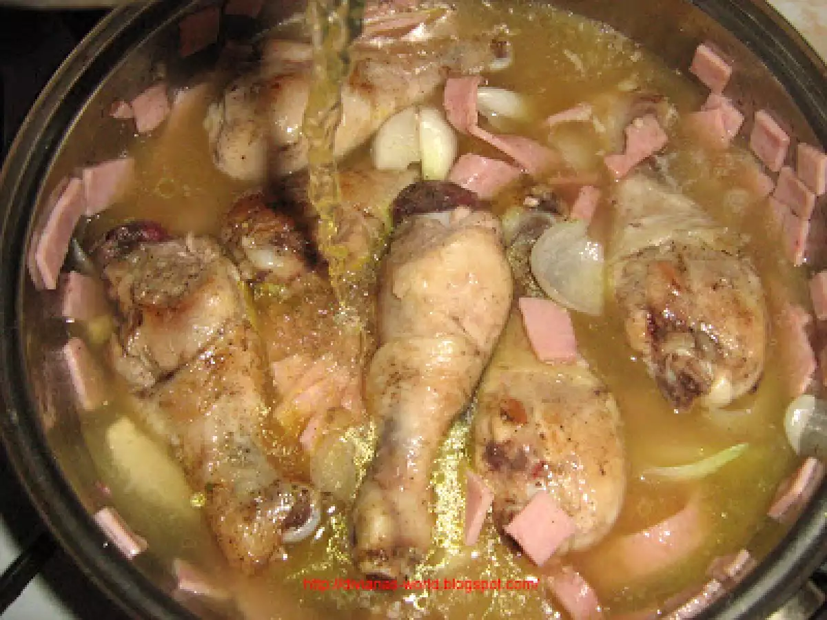 PULPE DE PUI IN SOS PICANT CU GARNITURA DE OREZ - poza 7