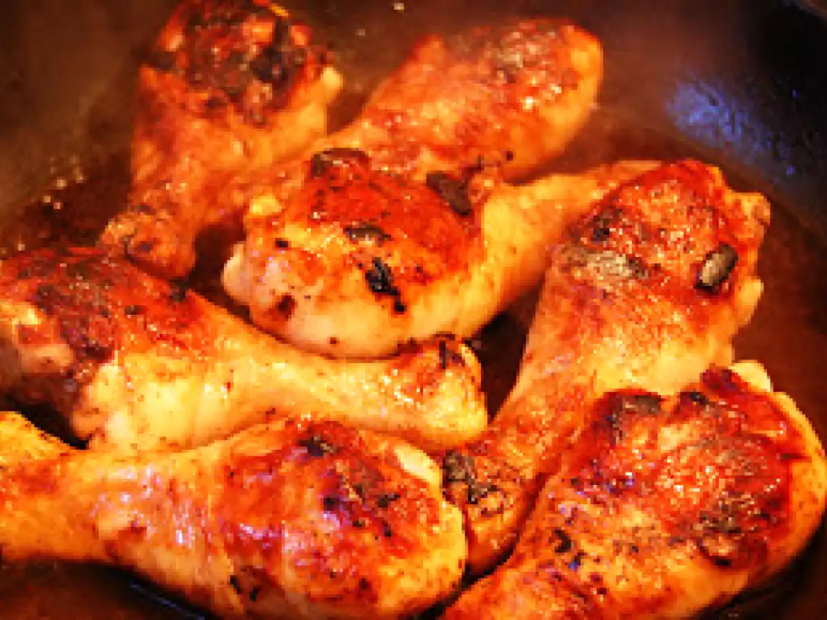 Pulpe de pui marinate in sos worcestershire