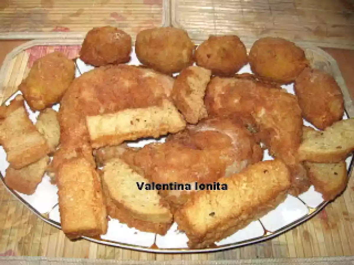 Pulpe de pui pane cu cartofi umpluti pane si friganele